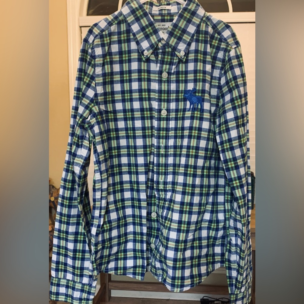 Abercrombie Boys, long sleeve button up shirt. Sz Large